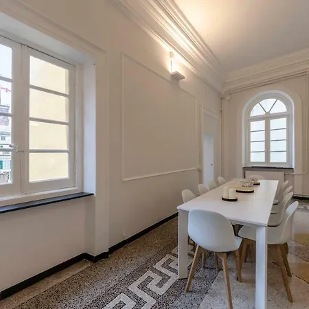 Joivy Elegant Flat For 7, In The Heart Of Genoa Apartment Exterior photo
