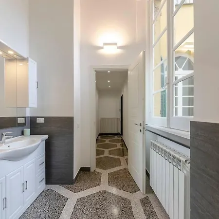 Joivy Elegant Flat For 7, In The Heart Of Genoa Apartment Exterior photo
