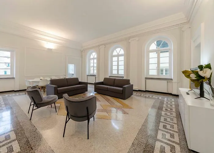 Joivy Elegant Flat For 7, In The Heart Of Genoa