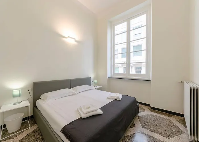 Joivy Elegant Flat For 7, In The Heart Of Genoa