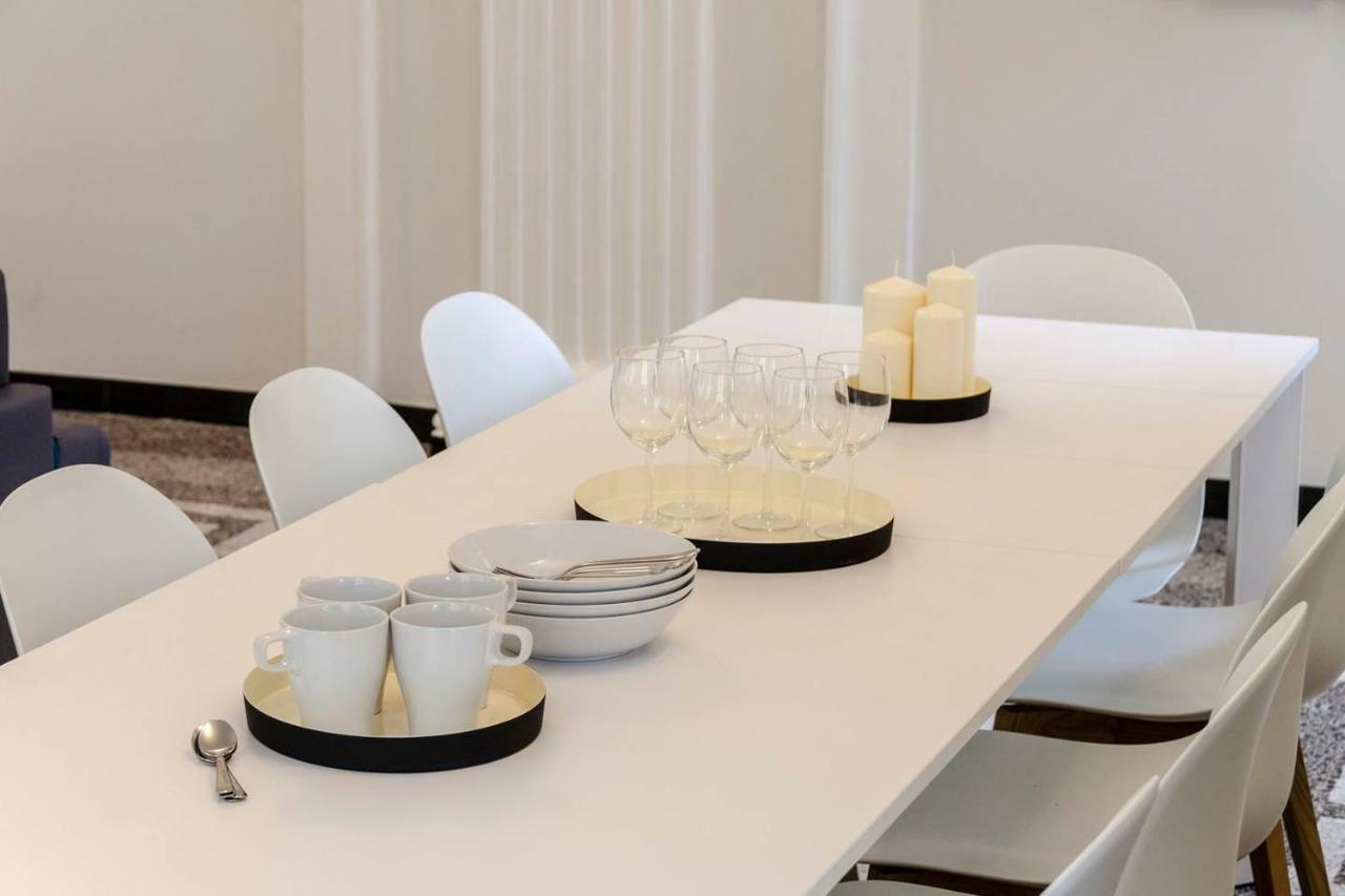 Joivy Elegant Flat For 7, In The Heart Of Apartment Genua
